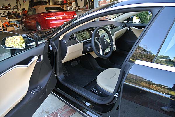 Tesla Model S cockpit