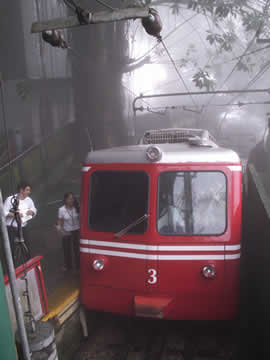 Train to Christ the Redeemer statue