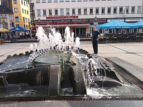 Craig at fountain in Munzplatz 